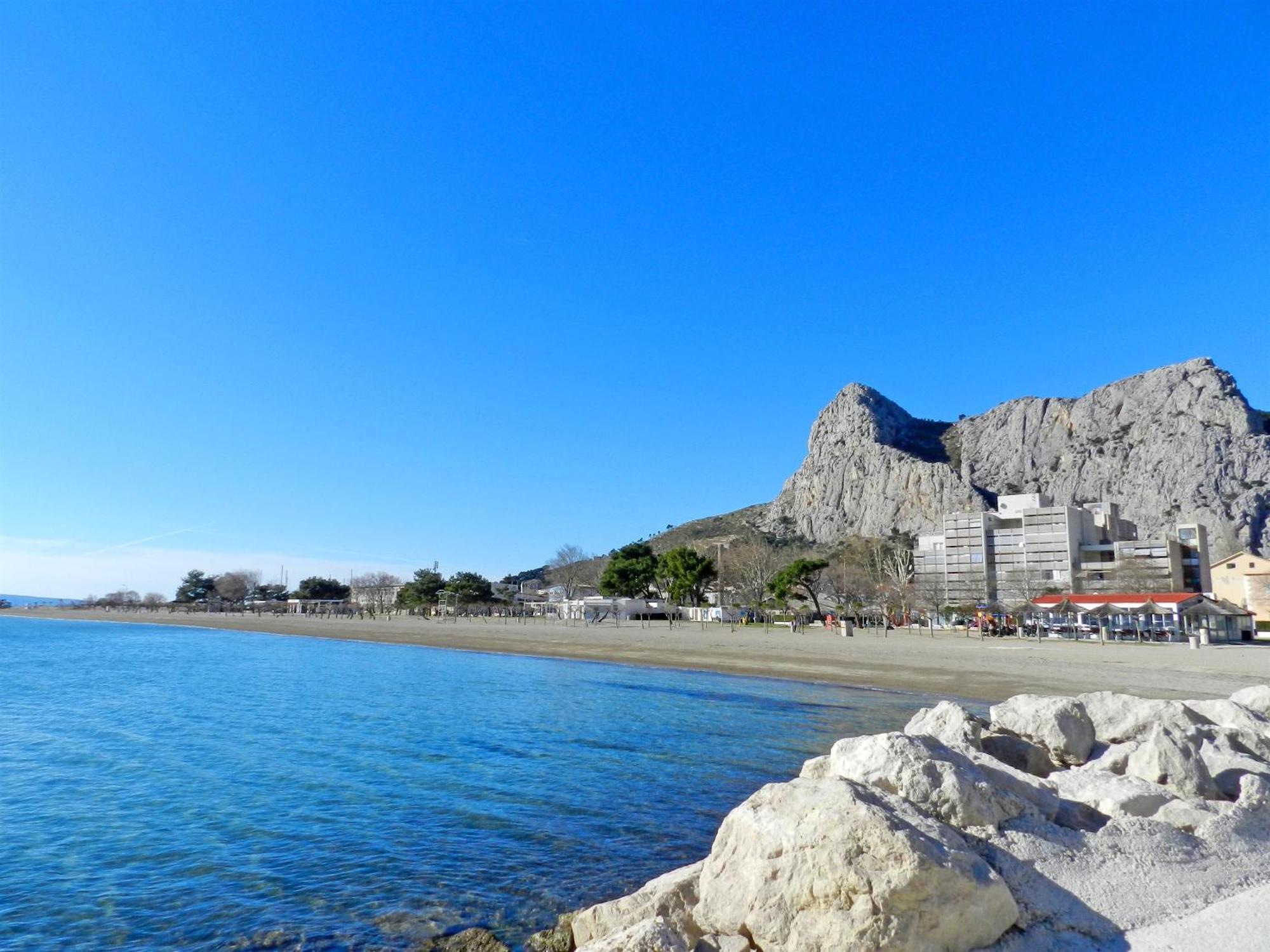 Apartment Antonela Omiš Buitenkant foto