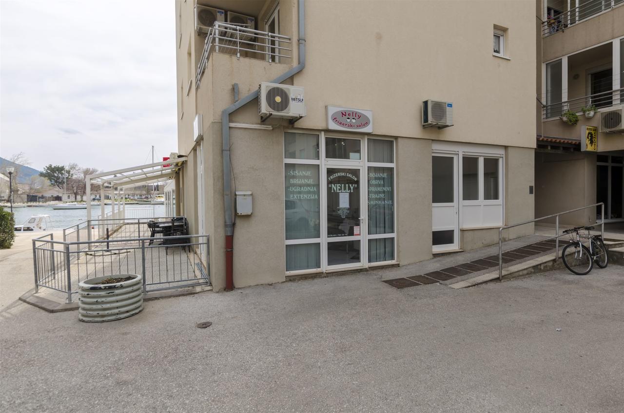 Apartment Antonela Omiš Buitenkant foto