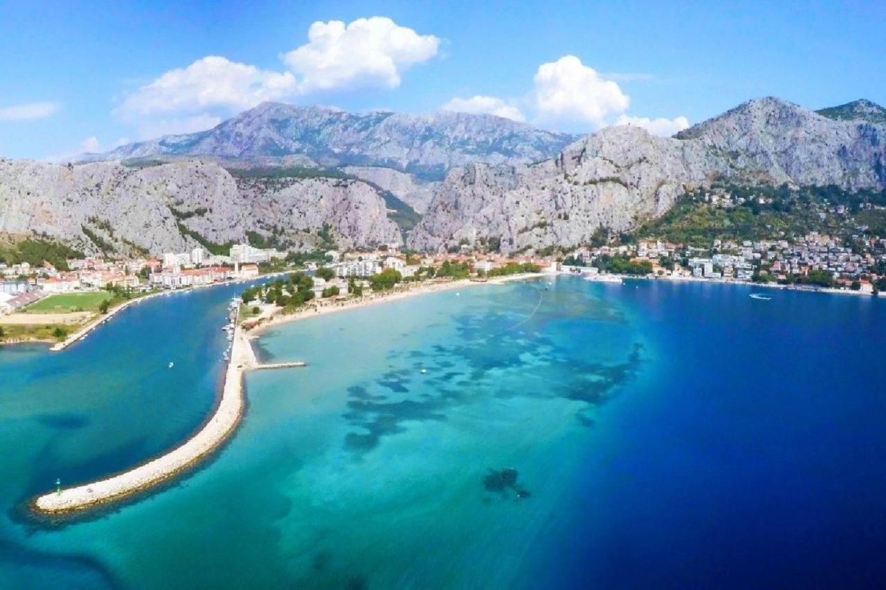 Apartment Antonela Omiš Buitenkant foto